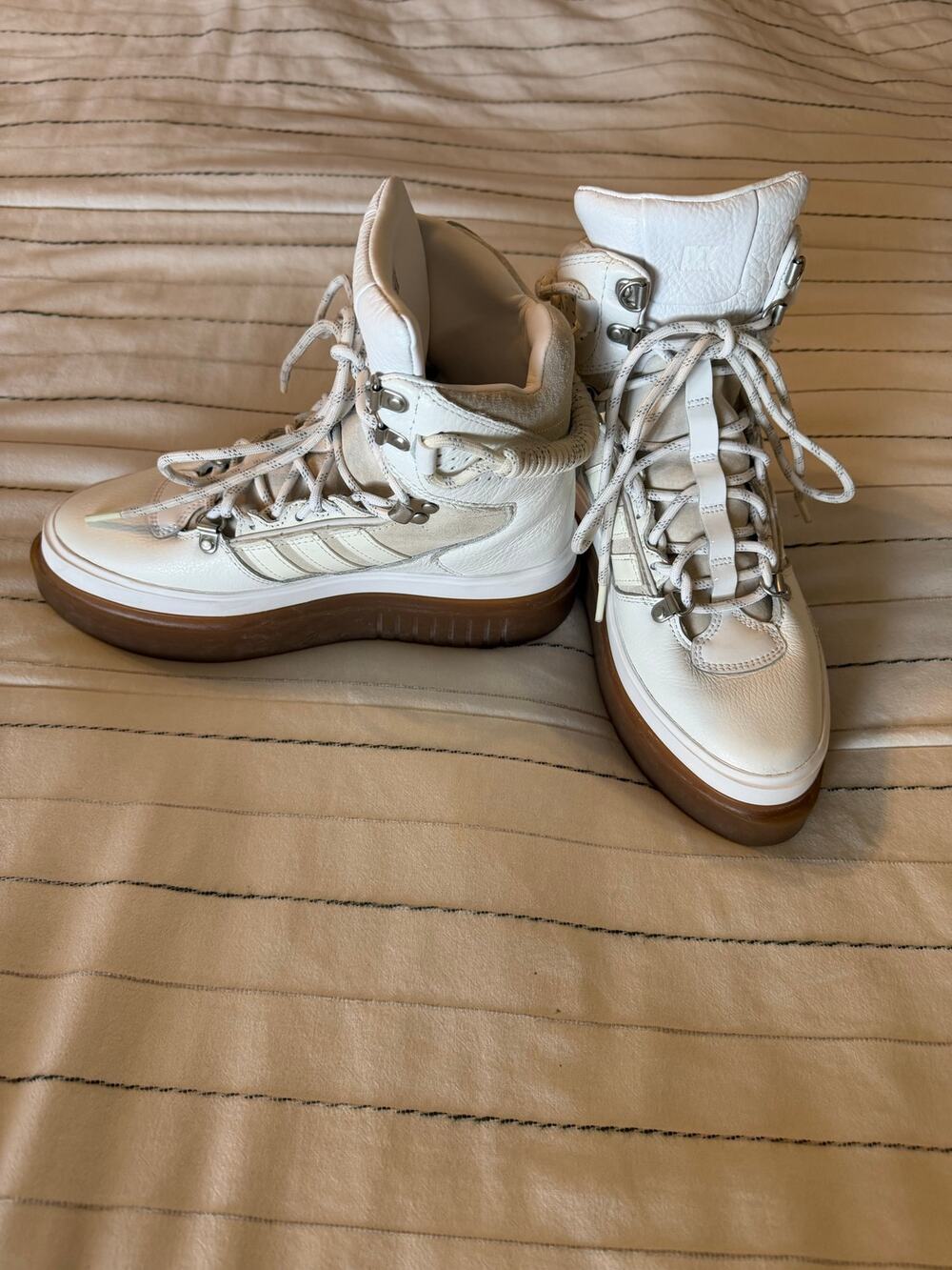 Adidas x Ivy Park Women’s Super Sleek Combat Bungee Boots- 7